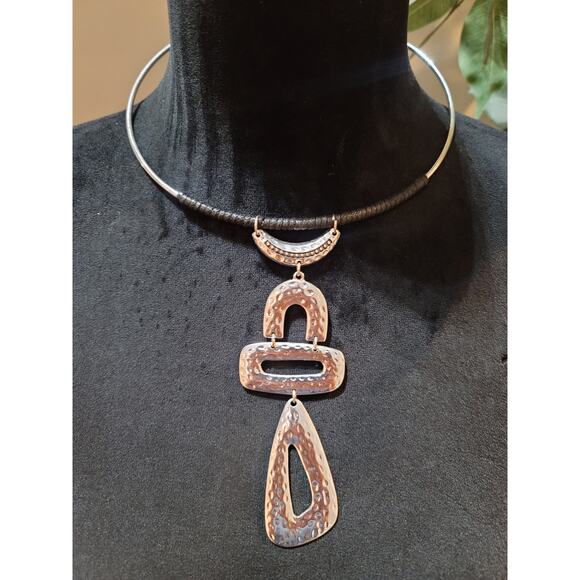 C1946 Modern Geometric Statement Necklace Hammered Silver Tone Collar Chain - Picture 1 of 9